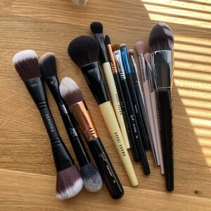 Makeup brushes